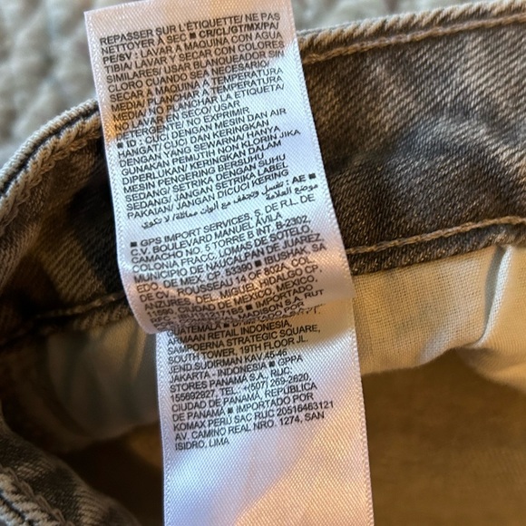 Ava & Viv Plus Size 26 Black Denim Shorts Frayed Hem High Rise long inseam NWOT - Picture 3 of 6